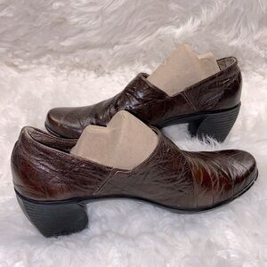 Woman’s Romika Brown leather pumps size 41 USA size 10